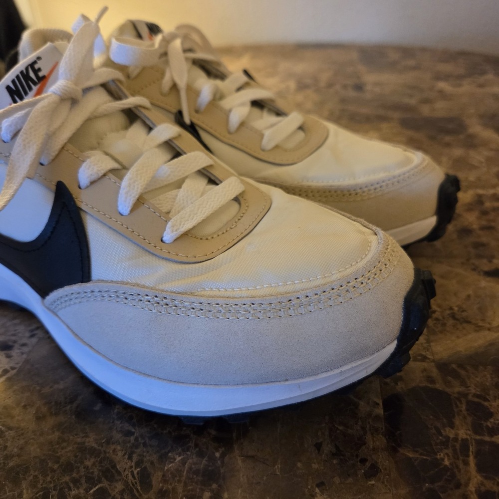 Nike Waffle Debut Women's sz 8 Low Top Lace-Up Sneakers Sanddrift casual active - Picture 3 of 16